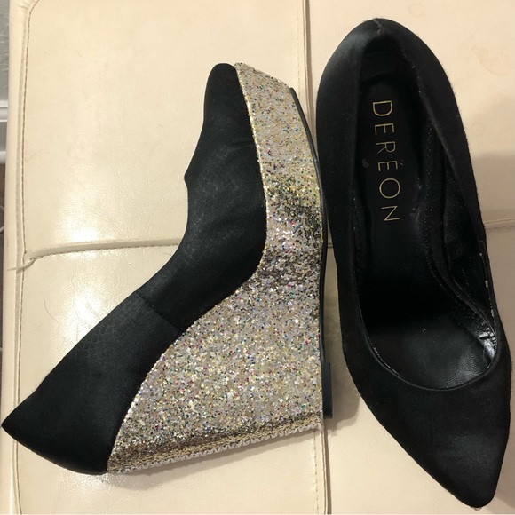 Deréon Women’s Wedge Heals Black Gold Sparkle High Satin 7.5 - Picture 4 of 6